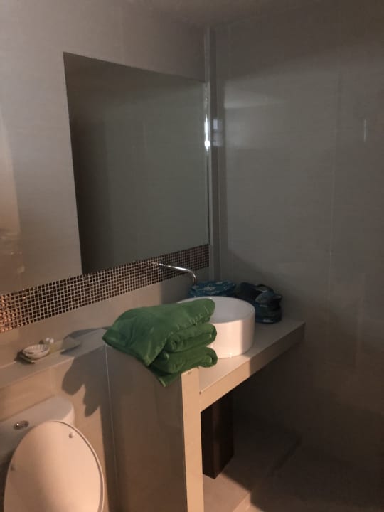 Zimmer Hotel Nakara Long Beach Resort