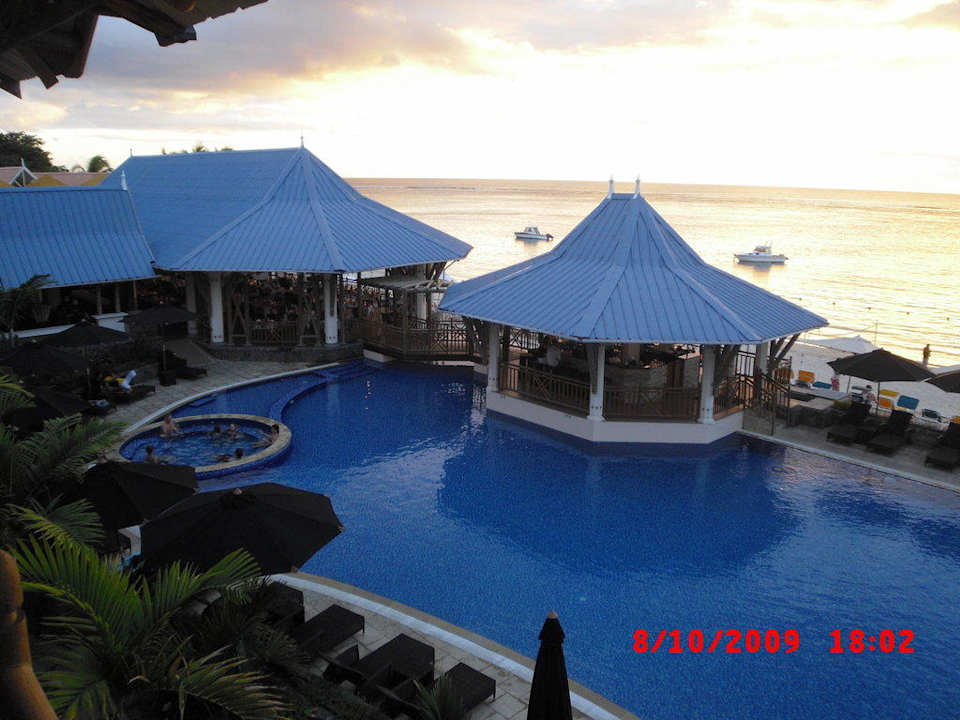 Pool/Strand Pearle Beach Resort & Spa