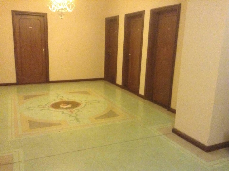 Flur Albergo City Hotel