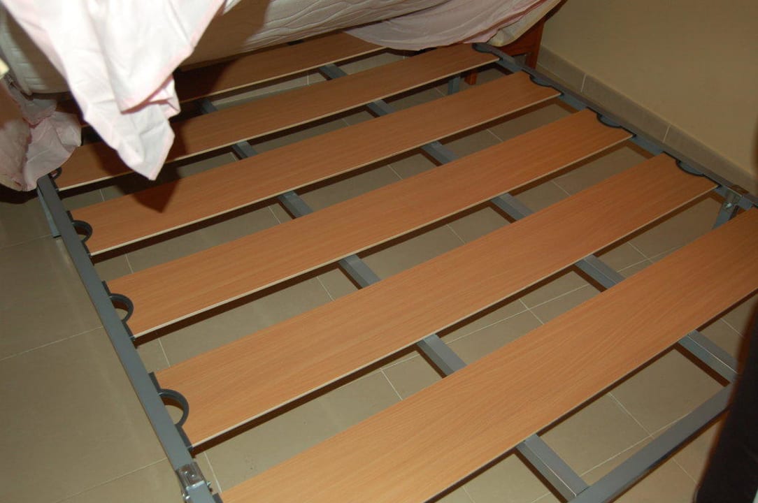 Lattenrost Playamarina Hotel