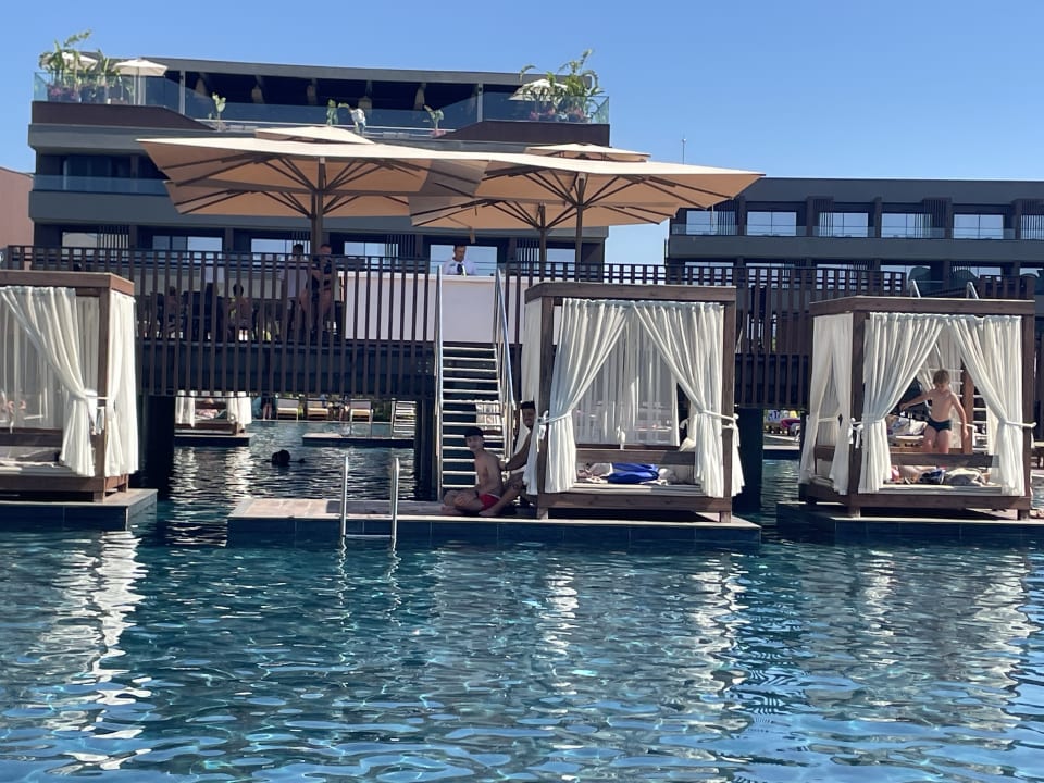 Pool Jacaranda Luxury Resort