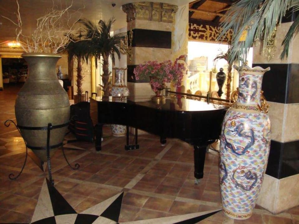 Lobby Imperial Palace Hotel