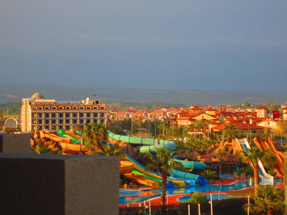 Aquapark (Blick vom Zimmer) VONRESORT Golden Coast