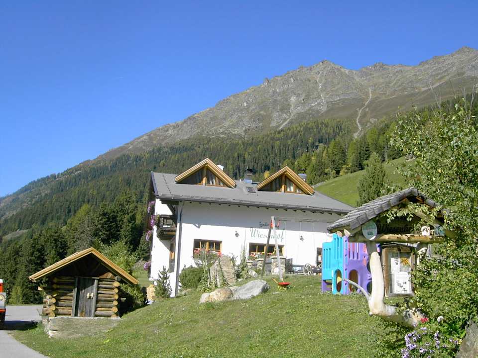 Kinderspielhaus mit Heusuite Wiesenhof