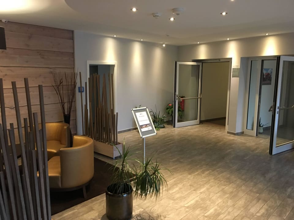 Durchgang von Alt- zu Neubau Hotel Friesische Wehde