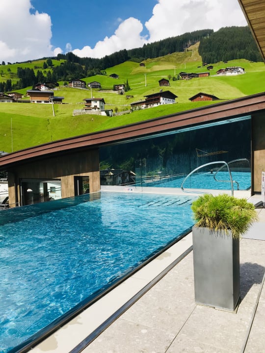 Pool Hotel Alpin Spa Tuxerhof
