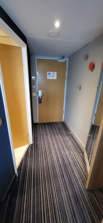 Zimmer Holiday Inn Express Genf - Airport