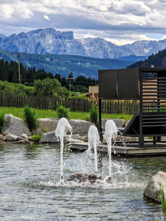 Pool FONTIS luxury spa lodge