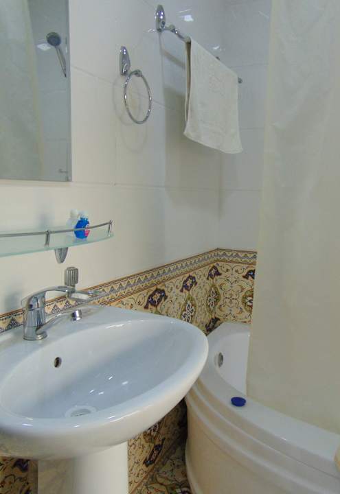 Zimmer Madrasah Polvon-Qori Boutique