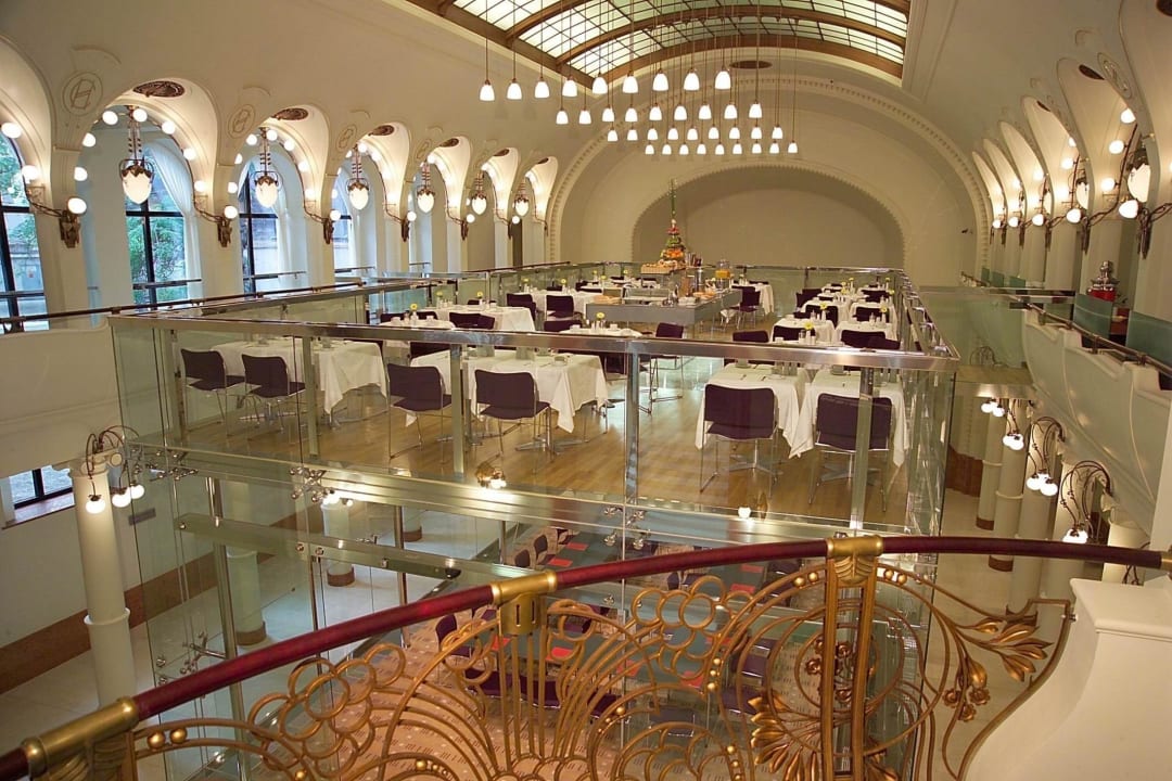 Breakfast Saloon K+K Hotel Central