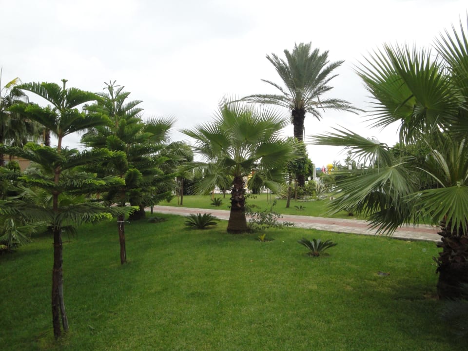 Schöne gepflegte Gartenanlage Seaden Sea World Resort & Spa