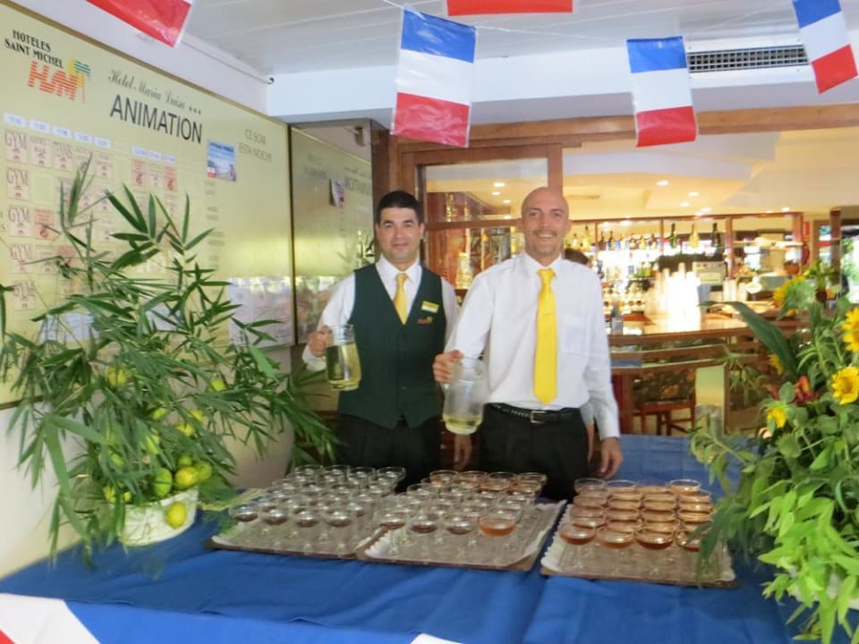 Our cocktail in honor of France / Francés cóctel   Tacande Portals