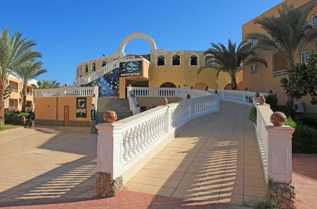 Theater Golden Beach Resort