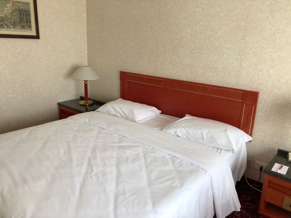 Zimmer Russott Hotel