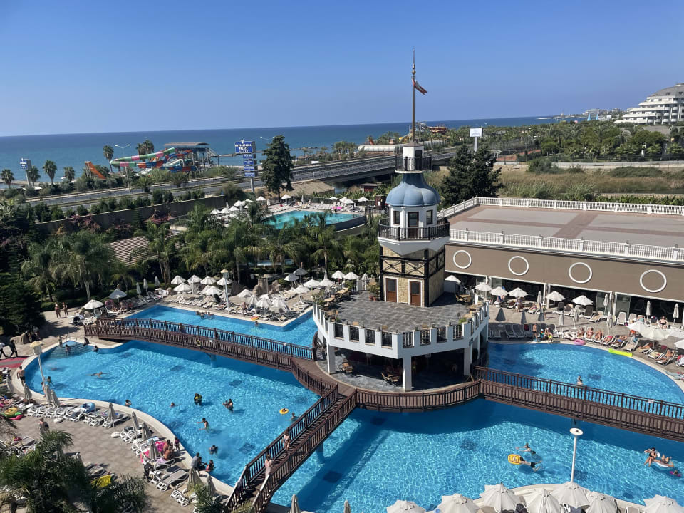 Pool Haydarpasha Palace