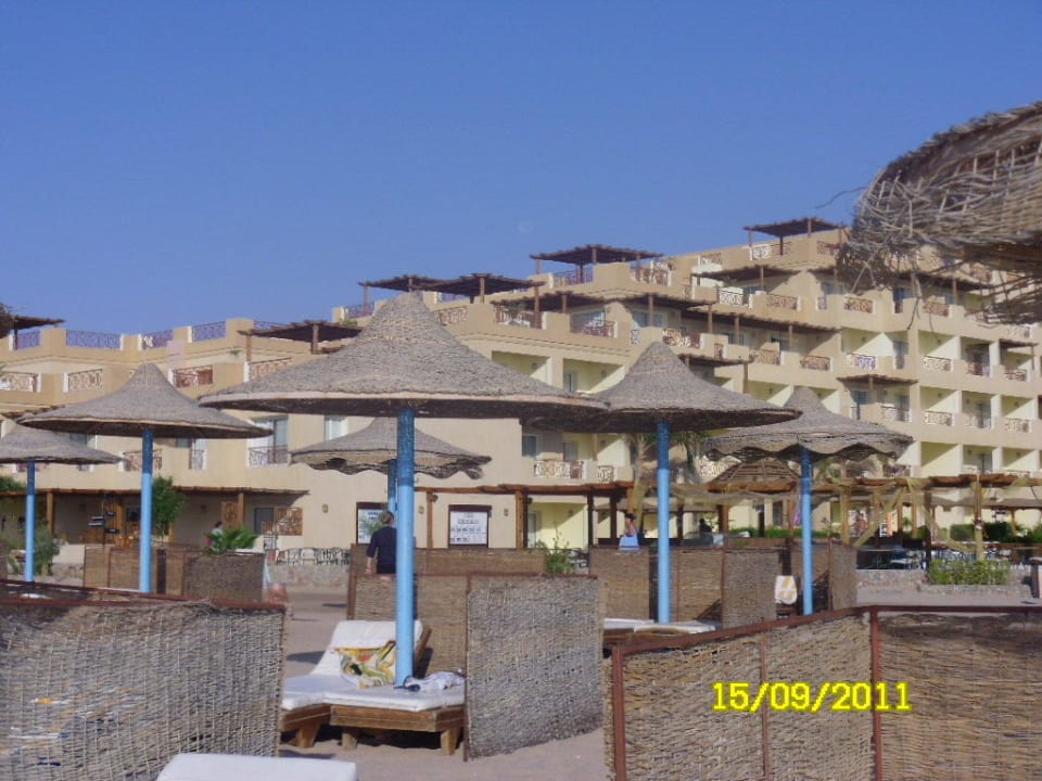 Parasole na plaży Imperial Shams Abu Soma