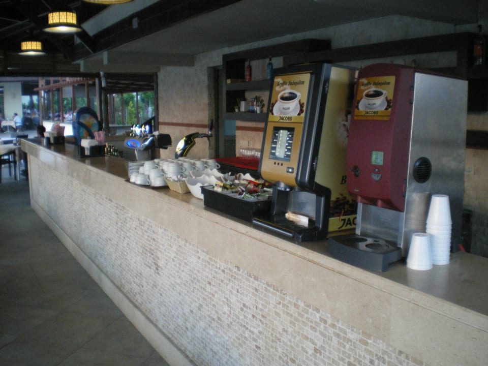 Blick auf die Poolbartheke Seamelia Beach Resort