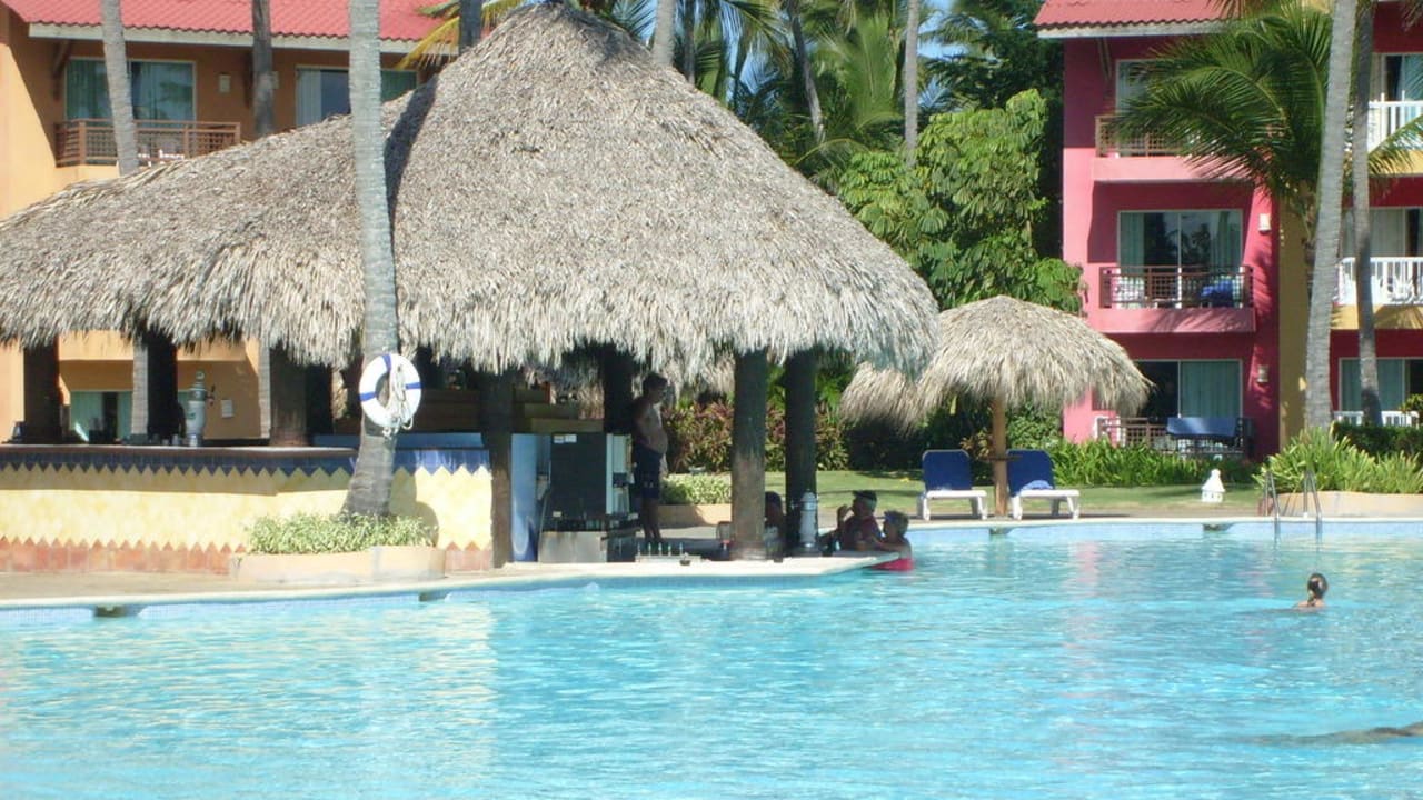 Poolbar Punta Cana Princess All Suites Resort & Spa