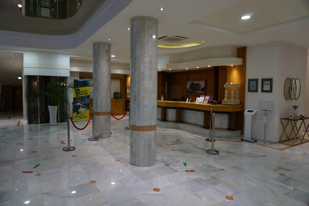 Lobby Vantaris Palace