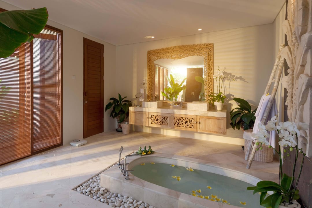 One Bedroom Jepun Pool Suite Bathroom The Royal Purnama Luxury Villas - Adults Only