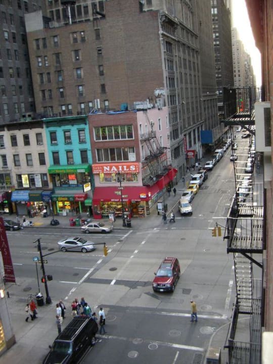 Blick aus dem Fenster nach rechts Hotel Americana Inn