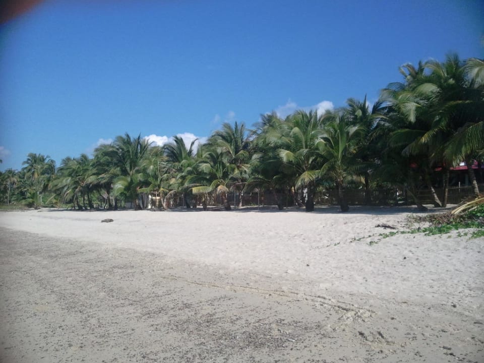 Strand vor dem Resort Hotel Phaidon Beach Resort