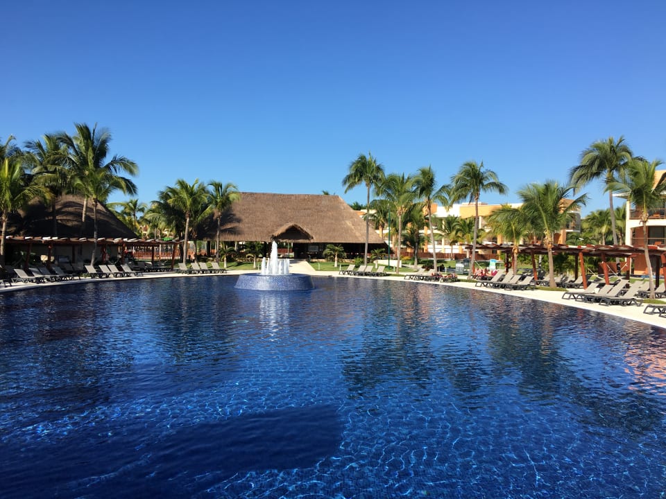 Pool Barceló Maya Caribe