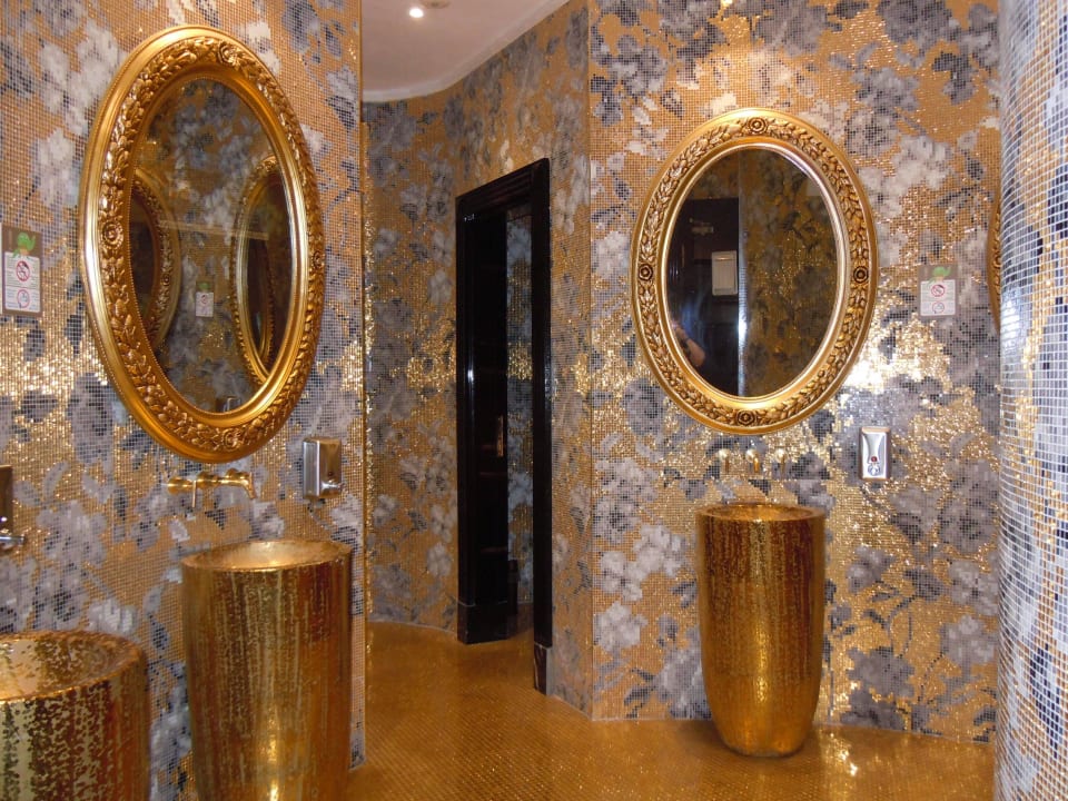 Eingang Toilettenbereich Azura Deluxe Resort & Spa Hotel