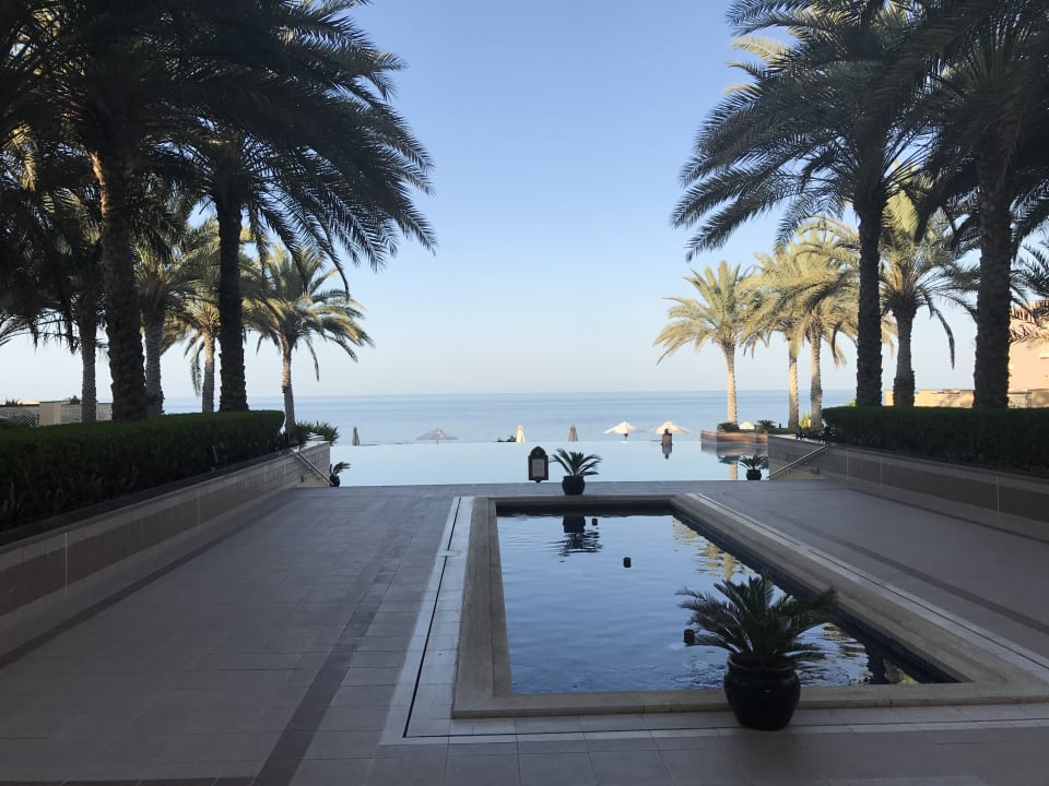 Pool Shangri-La Al Husn Resort & Spa