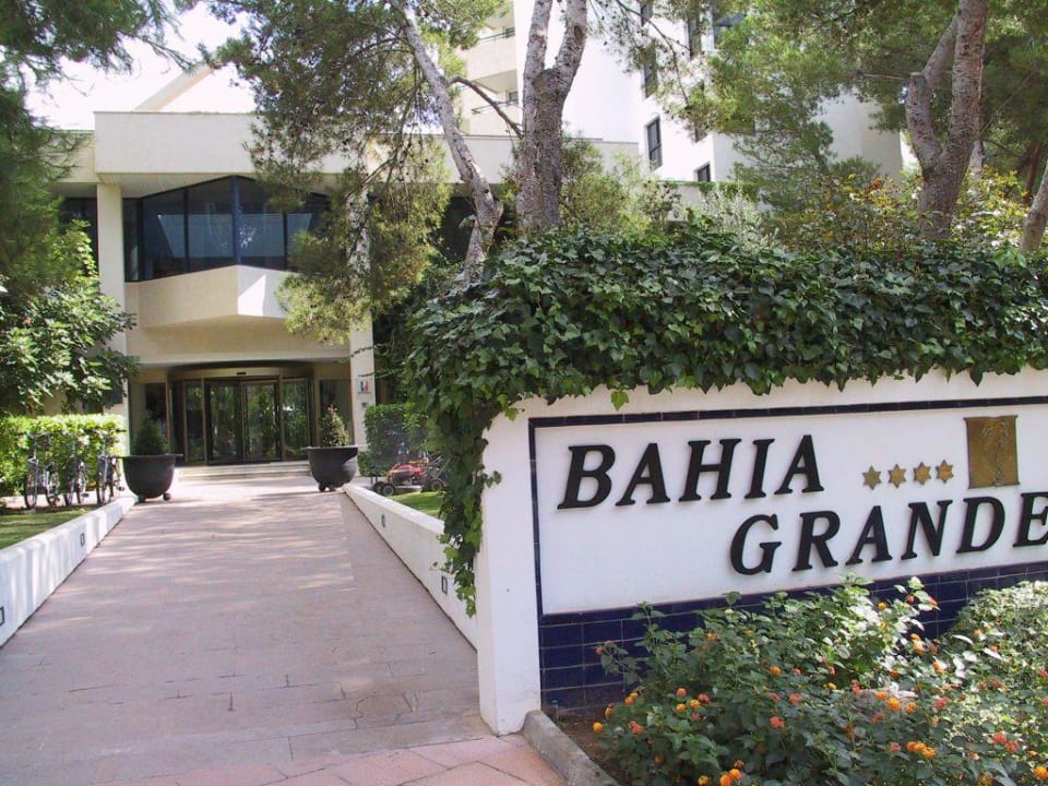 Hoteleingang Hipotels Bahia Grande