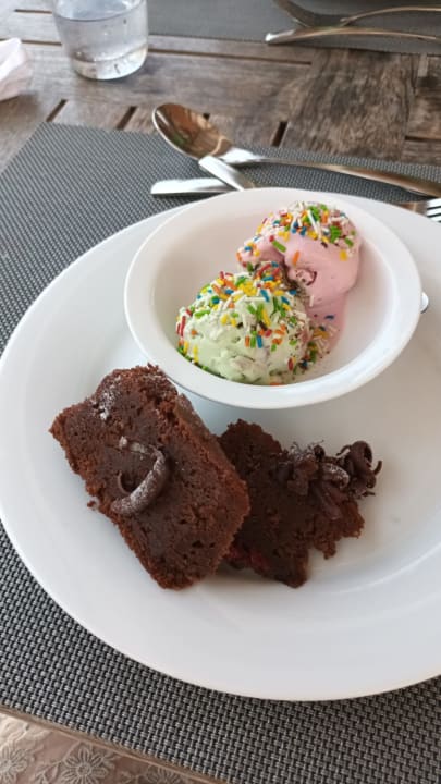 Gastro Kudafushi Resort & Spa