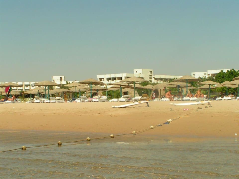 Blick auf den 800m langen hoteleigenen Strand Shams Safaga Resort