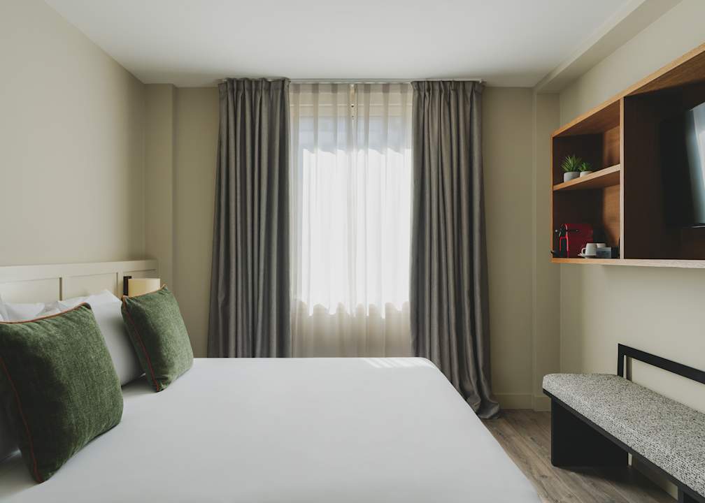 Zimmer Gallery  Hotel