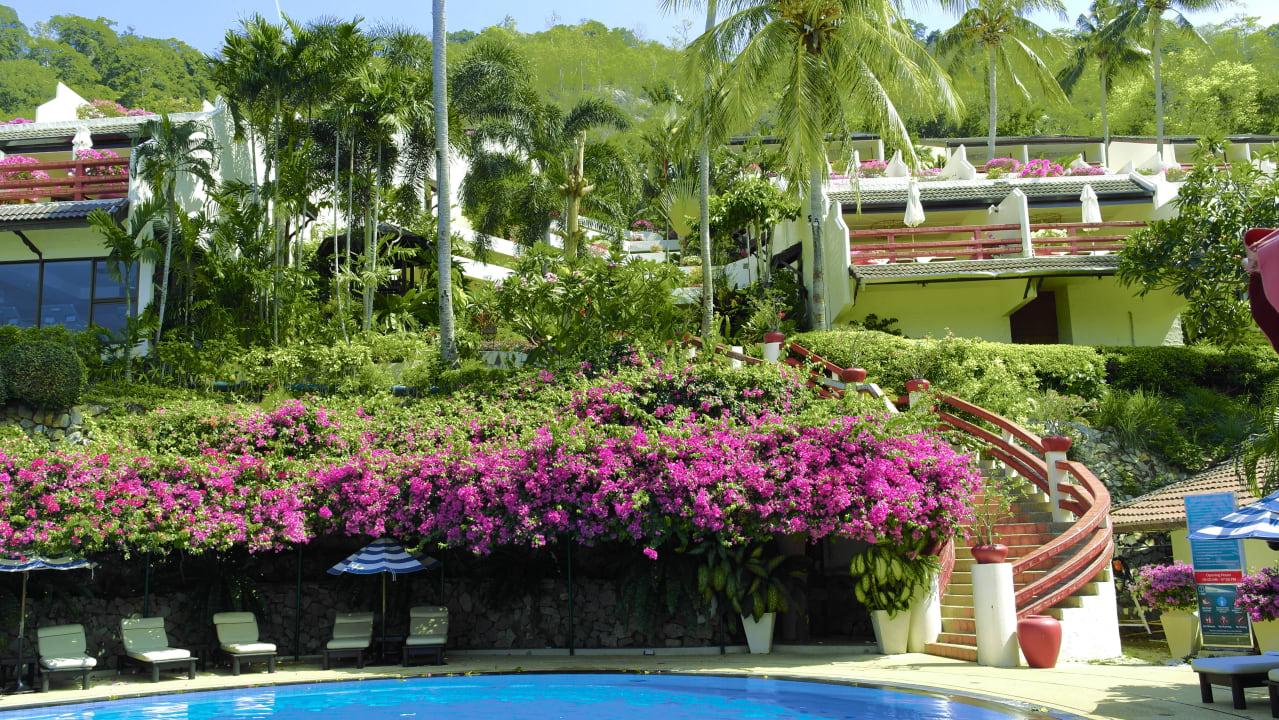 Pool und Hotel The Nai Harn Phuket