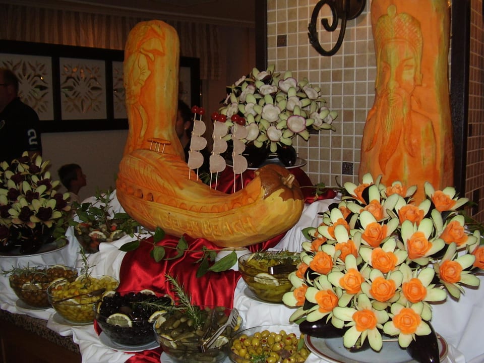 Tolle Verzierungen am Buffet Belek Beach Resort Hotel