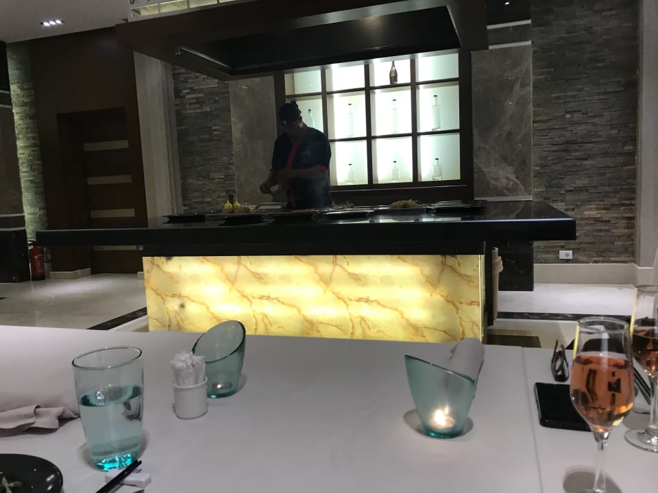 Restaurant Premier Le Reve Hotel & Spa