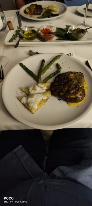 Gastro Asterias Beach Resort