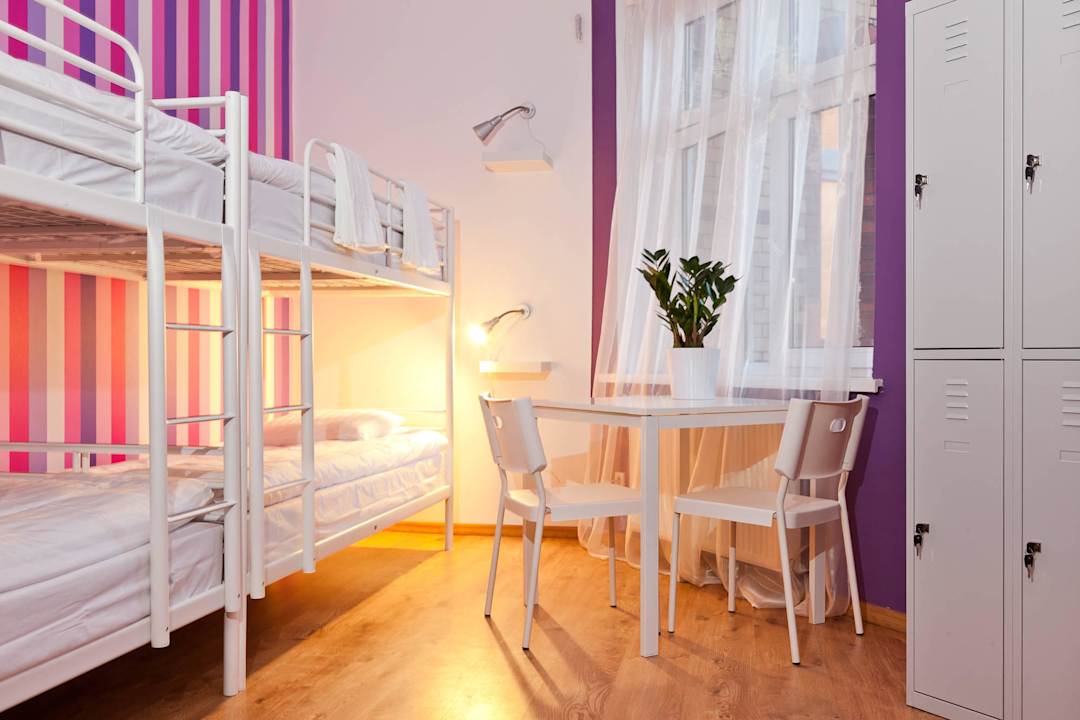 Pokoj 10 osobowy z łazienką i kuchnią Blooms Hostel, Inn & Apartments