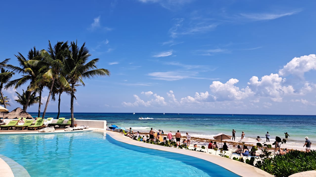 Pool Mahekal Beach Resort