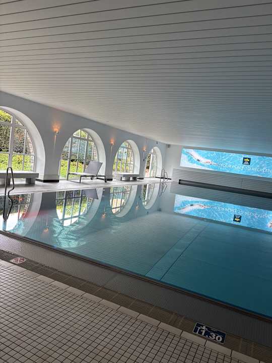 Pool Hotel Schloss Montabaur