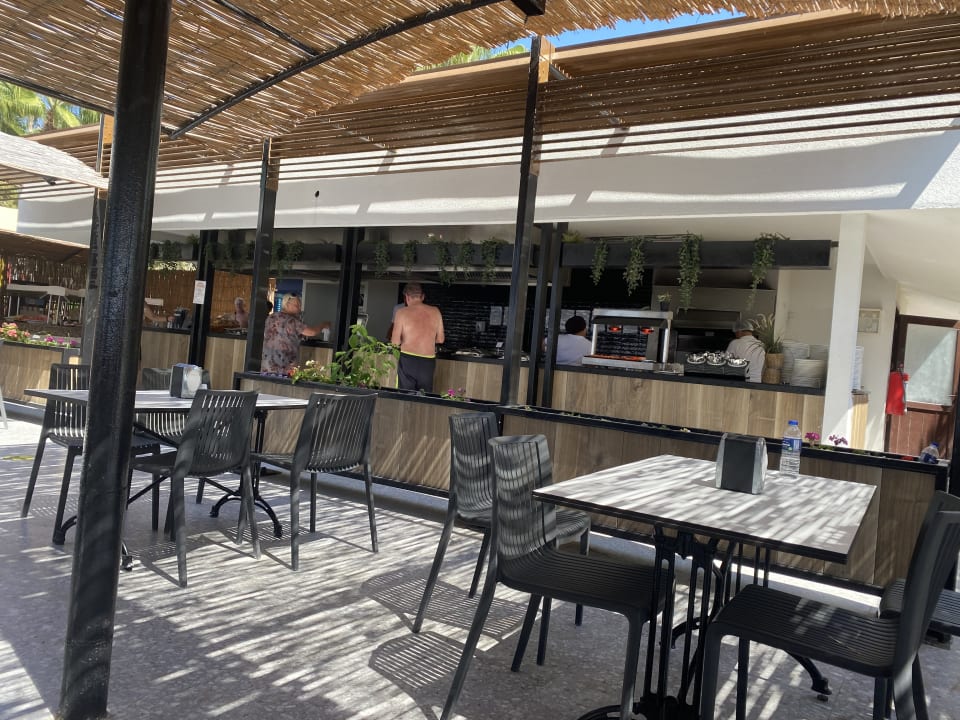 Pool Side Mare Resort & Spa