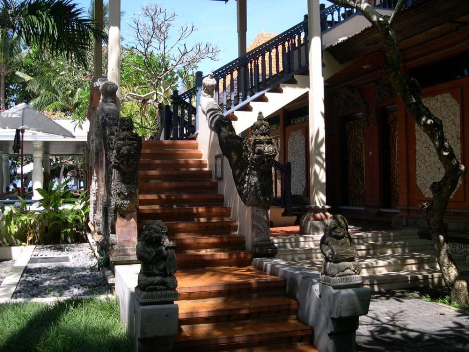 Treppe Puri Santrian Puri Santrian