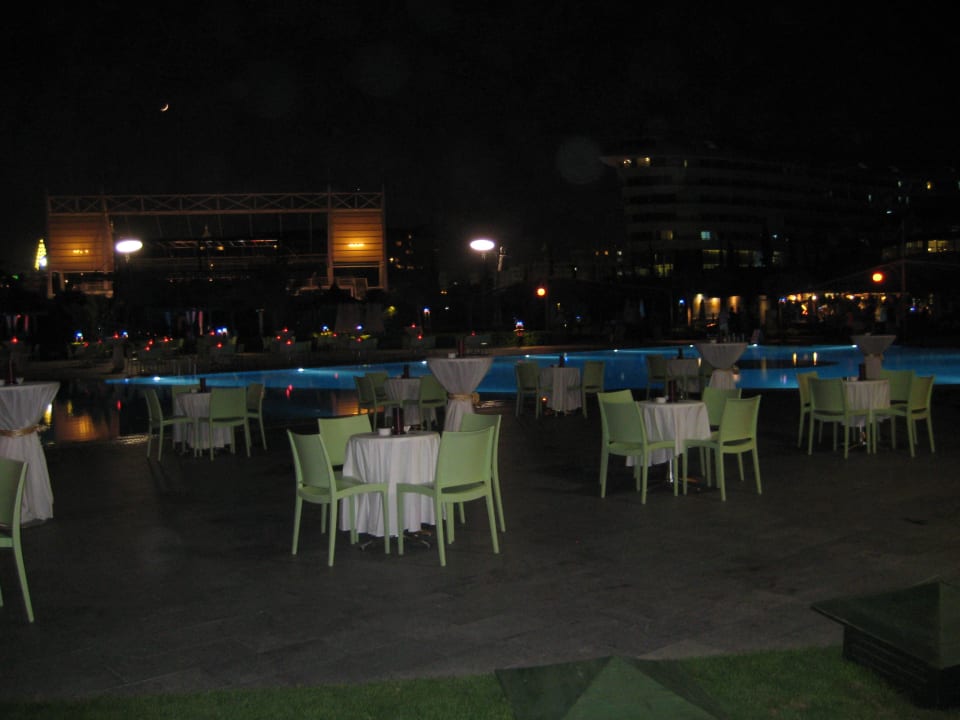 Aitport-Party am Abend Limak Lara Deluxe Hotel & Resort