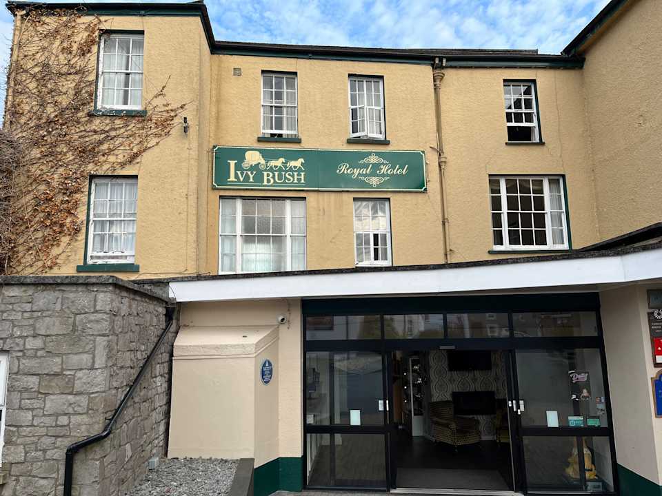 Außenansicht Ivy Bush Royal Hotel by Compass Hospitality