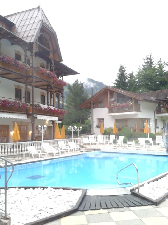 Piscina esterna Sonklarhof