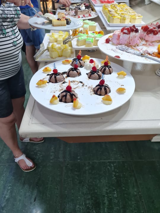 Gastro Side Breeze Hotel