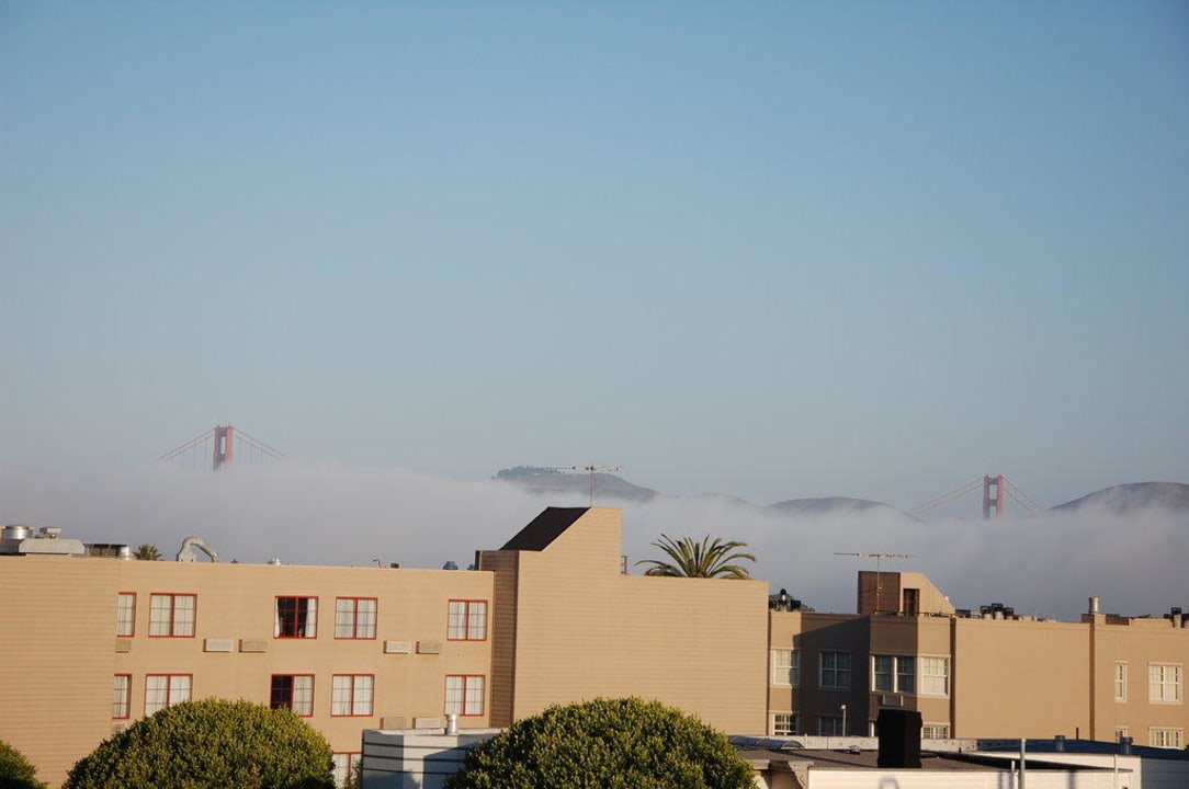Golden Gate Bridge im Morgennebel Hotel Chelsea Motor Inn