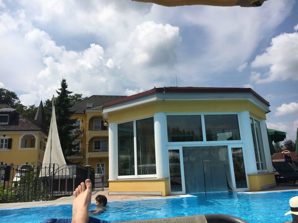 Beheiztes Außenpool Schlössl Hotel Kindl