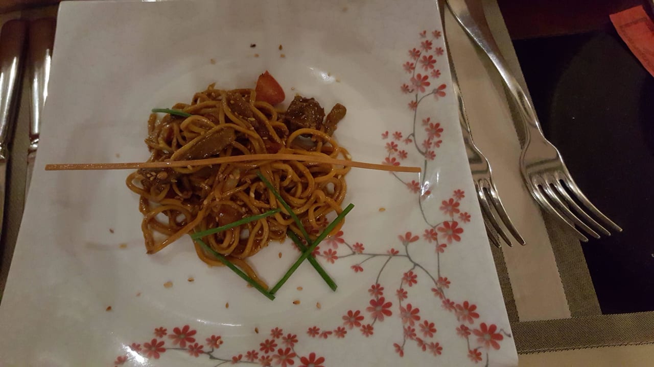 Vorspeise 2 - gebratene Nudeln Hotel Botanik Platinum