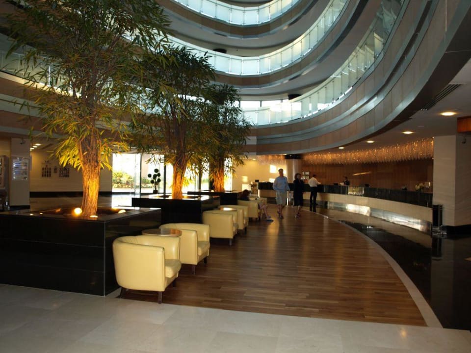 Lobby & Rezeption Royal Wings Hotel